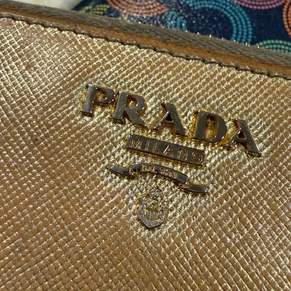 Prada Saffiano metallic gold leather wallet - Picture 6 of 9